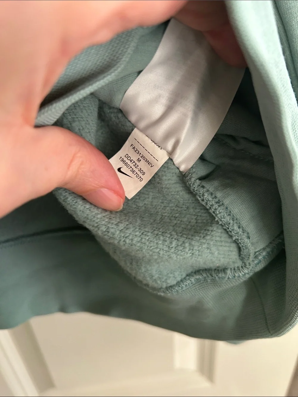 Nike sportswear club brushed back 1/2 zip pullover size M